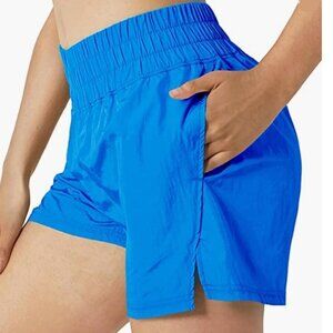 High Waisted Athletic Shorts with 2 Side Pockets 2.5“inseam, Size XL